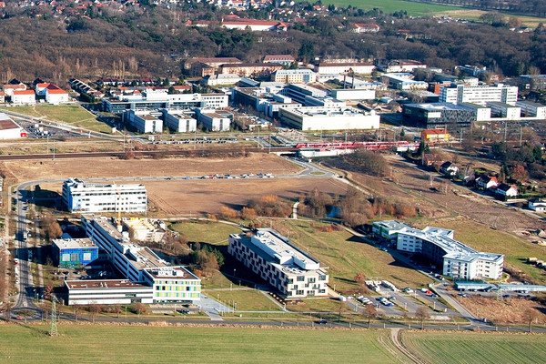 Fraunhofer und Uni Potsdam im Wissenschaftspark Potsdam-Golm. 