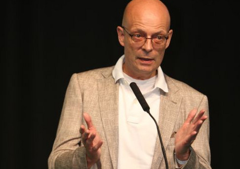 Dr. Bernd Wiegand